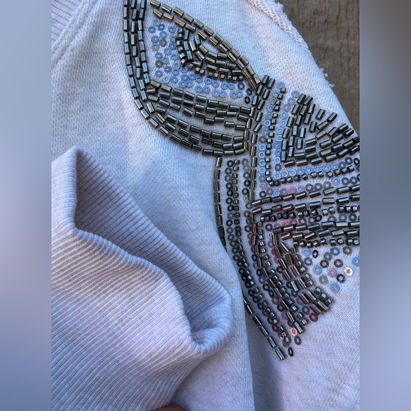 NWT Jessica Simpson Cream Cropped Sweatshirt with Silver Sequin Shoulders Sz L - Picture 9 of 9